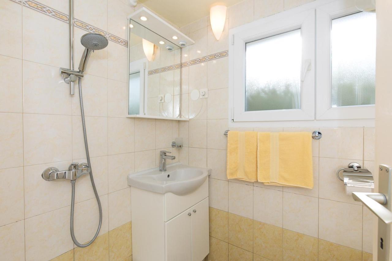 Beach Apartment Krk Town Buitenkant foto
